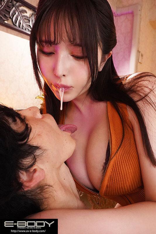 高嶺の花なお姉さんが 接吻、唾液、色白巨乳で 溺れるまで痴女ってあげるー。 宮本留衣 サンプル画像 9