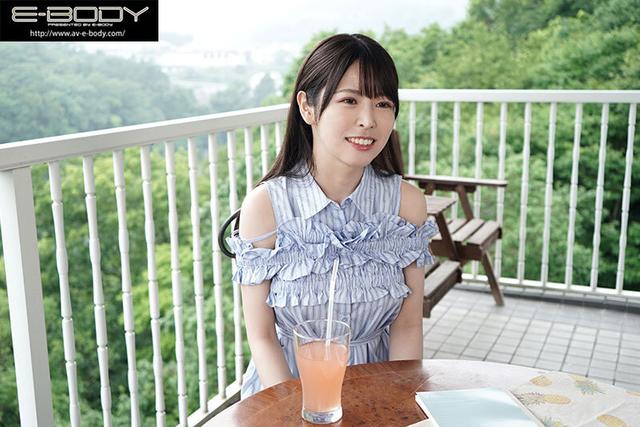 清楚売りのイメージを守るため誰ともSEXできなかった（元）地方局の女子大生お天気お姉さんが性欲崩壊してAV転身！ 極華奢巨乳の透明感ボディ 20歳 逢坂希穂 AVデビュー サンプル画像 3