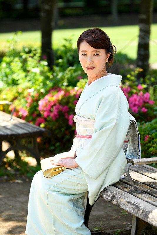 六十前後の美人高齢婦人 8時間 サンプル画像 1