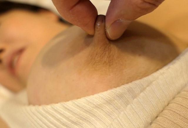 母淫 熟れたデカ乳の隆起したデカ乳首吸いたくない？ サンプル画像 2