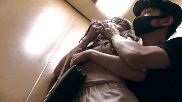 ［閲覧注意］熟女輪●レ●プ映像 File＃15 「被害者:巨乳母乳主婦」 サンプル画像 1