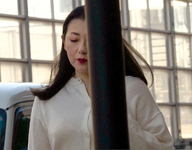 ［閲覧注意］輪●レ●プ映像 ノーカット無編集「婦女強●犯罪記録」 豊満女体無限姦淫！ クロロホルムとスタンガンで昏●、媚薬で淫汁噴射、犯●れながらも激しく暴れ抗い続ける艶熟妻 薬漬けで膣内射精されまくりイキ続けブッ壊れる！！ 奈良崎みづき サンプル画像 1