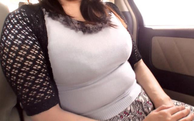 超スリルな状況で絶対にバレてはいけない！母×息子の危険なセックス4時間 サンプル画像 1
