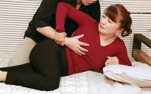 「だめッ、そこは感じちゃう…」70代60代50代！母に性感マッサージしたらガチ濡れだった…4時間 サンプル画像 7