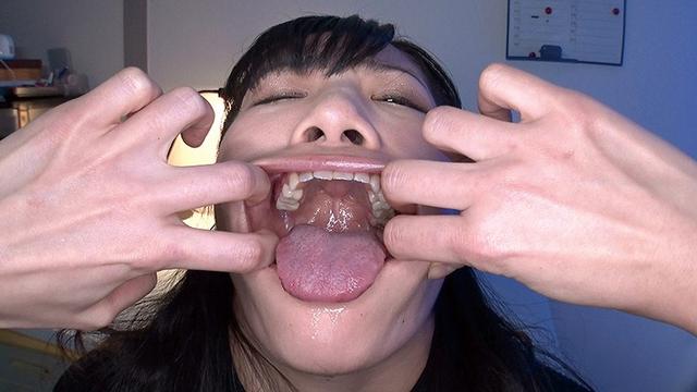 超大量痰唾責め唾液うがい飲み顔面ぬるぬるレズ サンプル画像 12