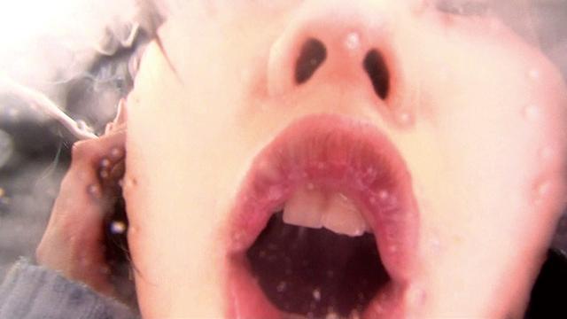 主観 タバコ美女 煙 ヤニベロ 痰唾ぶっかけ ドS淫語浴び手コキ サンプル画像 12