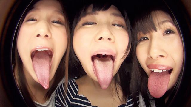 痴女レズに見つめられながらベロキスで迫られる僕 サンプル画像 1