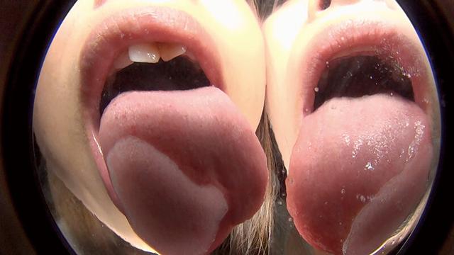 痴女レズに見つめられながらベロキスで迫られる僕 サンプル画像 12