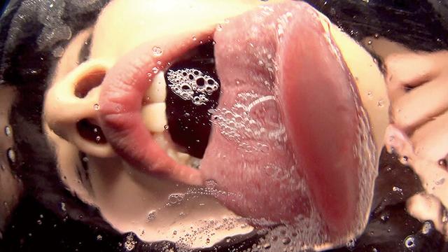 痴女レズに見つめられながらベロキスで迫られる僕 サンプル画像 6