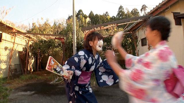 【謹賀珍年】顔面鼻舐め 唾かけ パイ投げ サンプル画像 6