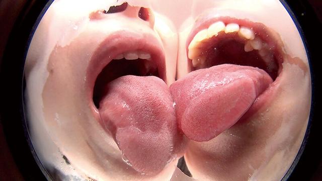挑発レズキス見せつけ染み付きパンティ手コキ サンプル画像 16