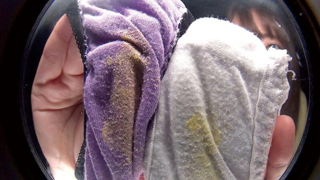 挑発レズキス見せつけ染み付きパンティ手コキ サンプル画像 18