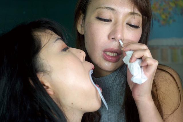 唾液1000cc交換ごっくん接吻レズ サンプル画像 5