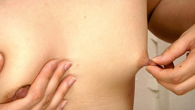 Aカップ貧乳勃起乳首 サンプル画像 13