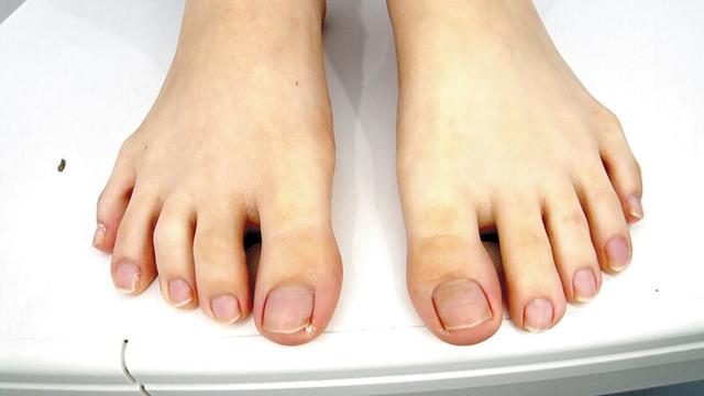 激臭足嗅がせ手コキ サンプル画像 12