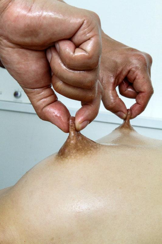 つねり勃起乳首 サンプル画像 10