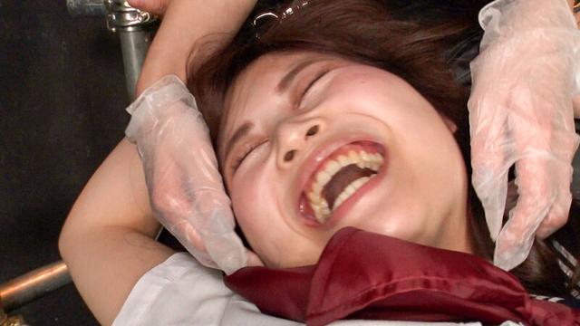 敏感女子のくすぐりレズ サンプル画像 16