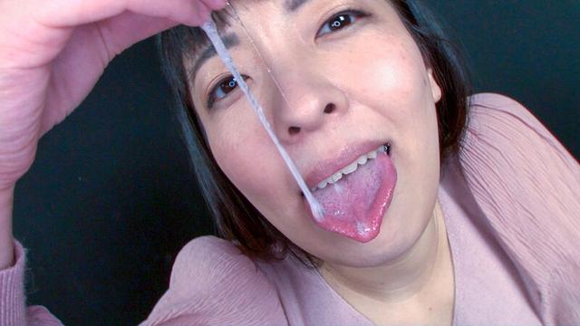 【極上長舌】ネバネバ唾液で挑発する痴女 サンプル画像 12