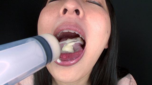 【極上長舌】ネバネバ唾液で挑発する痴女 サンプル画像 14