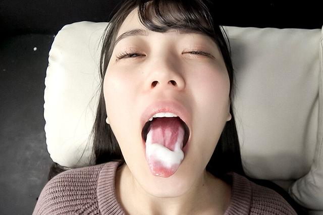 淫乱痴女のベロ唾液手コキ サンプル画像 17
