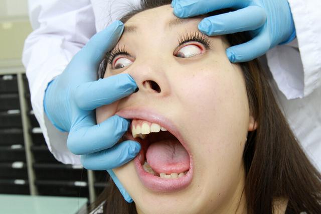 美女の顔面崩壊悪戯（1） 淫戯指編 サンプル画像 10