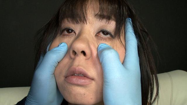 美女の顔面崩壊悪戯（1） 淫戯指編 サンプル画像 2