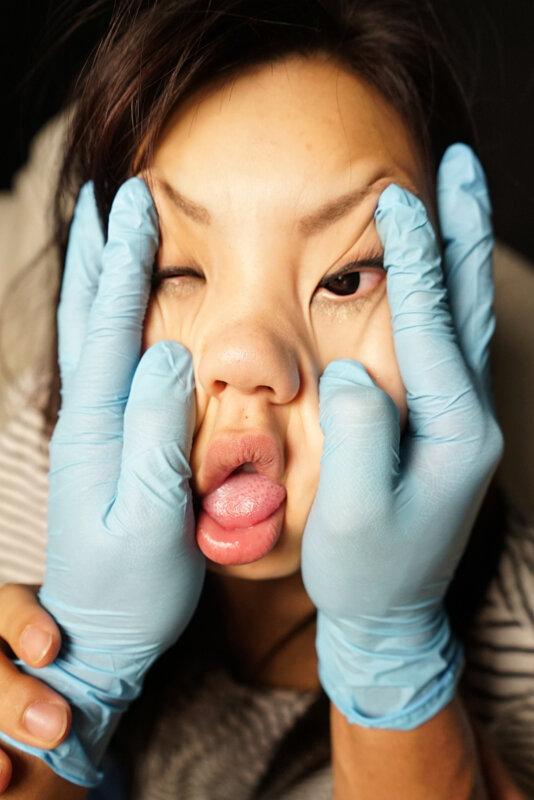 美女の顔面崩壊悪戯（1） 淫戯指編 サンプル画像 6