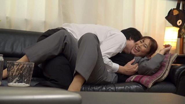 求められると断れないおばさんとのSEX隠し撮りvol.2 サンプル画像 7