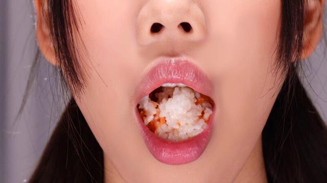 咀嚼口内くちゃとろフェラ 篠咲らら サンプル画像 6