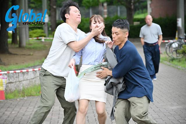 絶叫凌●レ●プ 強●される人妻 幸せな新婚妻を襲った通り魔レ●プ！！ 出所した犯人に再び犯●れる地獄の拉致4P 末広純 サンプル画像 6