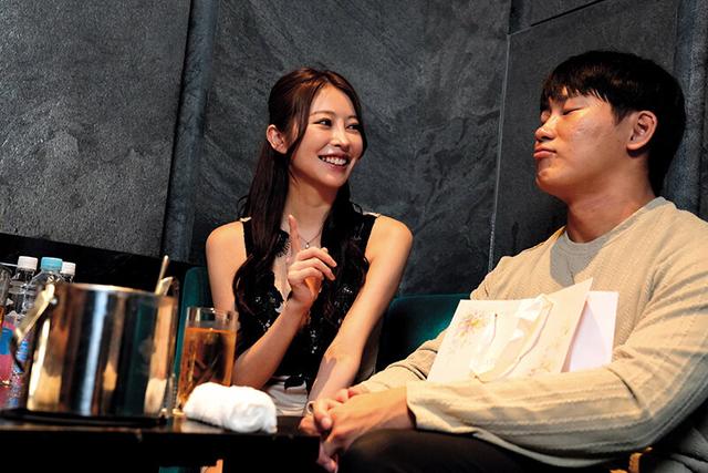 Red Dragon 森日向子 How to Dragon 極上セクシーキャバ嬢を口説き落としてお持ち帰り出来ちゃう「森日向子」の実演SEX講座！！ サンプル画像 1