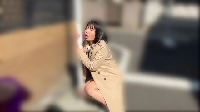 Hとお小遣いに興味のある欲求不満な奥さん大集合 リモバイを着けたままお散歩してお小遣い稼ぎする過激ミッションに挑戦したら…2 サンプル画像 1