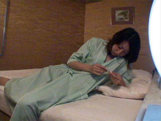 流失！知らない間に撮られて売られた盗撮映像 サンプル画像 6