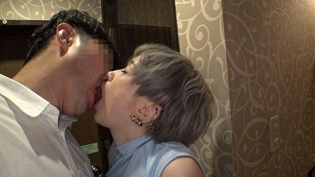 自動車合宿免許で知り合った…ひと月余り禁欲した人妻の他人棒ハンドリング 暴走SEXドキュメンッ サンプル画像 14