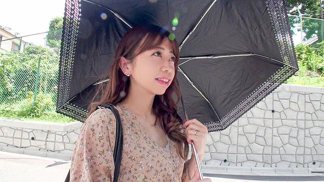 SNSでナンパした美人人妻が、旦那以外の身体に興奮してドエロい本性さらけ出しちゃいました！ 大浦真奈美 サンプル画像 1