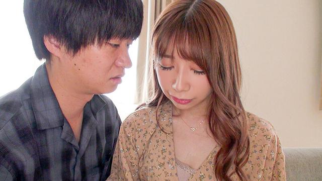 SNSでナンパした美人人妻が、旦那以外の身体に興奮してドエロい本性さらけ出しちゃいました！ 大浦真奈美 サンプル画像 2