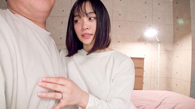 SNSで知り合った童貞くんを経験豊富な美人奥様が誘惑筆下ろし 花音うらら サンプル画像 2