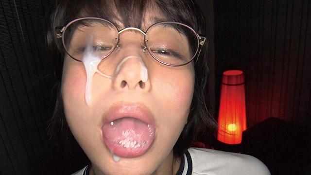敏感な微乳美少女とセックス 10人収録 8時間2枚組 サンプル画像 11