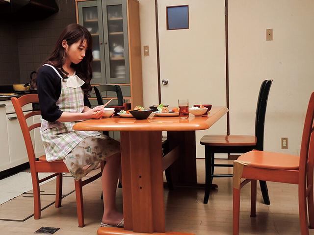 団地妻 旦那の居ない昼下がりの情事 サンプル画像 6