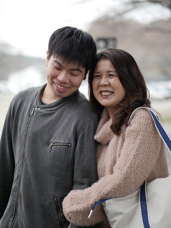 温泉旅行で見たお婆ちゃんの裸体に思わず勃起してしまった僕は… サンプル画像 1