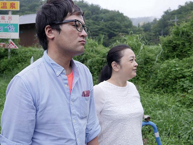 温泉旅行で見たお婆ちゃんの裸体に思わず勃起してしまった僕は… サンプル画像 14
