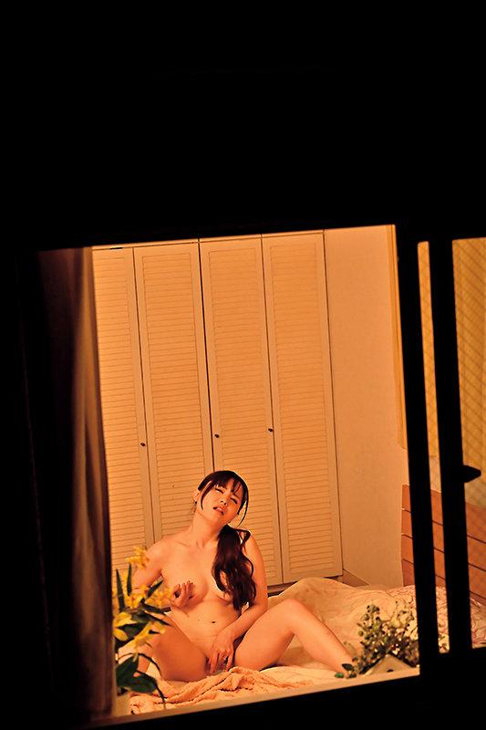 「女の子のおマ○コに挿れてみる？」向かいの部屋に住んでいるLGBTの童貞くんを誘惑する欲求不満タダマン妻 前嶋美樹 サンプル画像 2