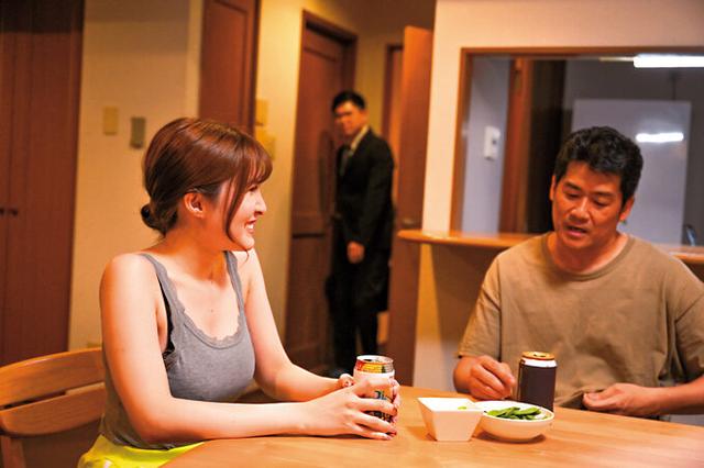「お義父さんの精子…ください」美巨乳妻の危険日中出し子作り性交 優里なお サンプル画像 3