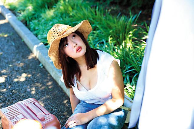 旦那不在の2泊3日…田舎の蒸し暑い夏に汗を垂れ流しながら義父に抱かれました。 岡本莉里 サンプル画像 2