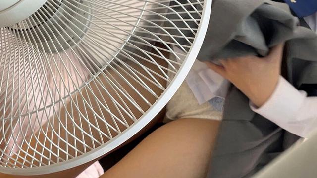 グラドル撮影会 休憩室盗撮2 サンプル画像 4