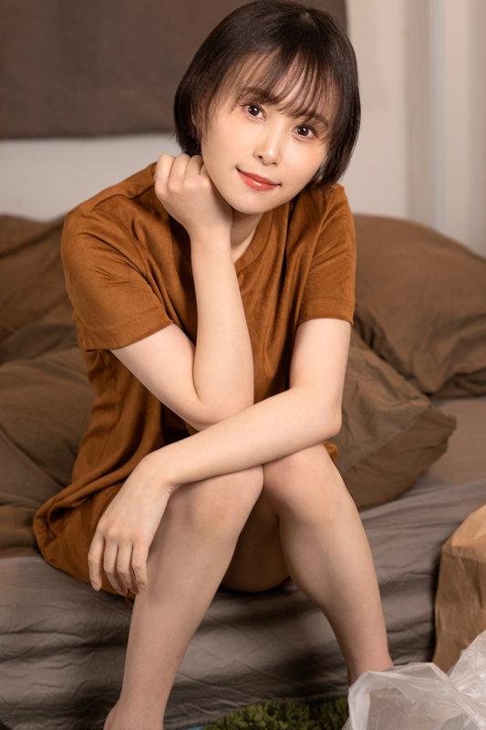 【VR】男子大学生のたまり場に転がり込んだ身寄りのない家出少女 浅井心晴 サンプル画像 2