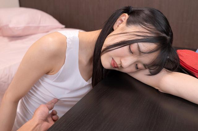 【VR】お兄ちゃんとエッチしたくてわざと隙だらけで寝てみる 夏愛あずさ サンプル画像 3