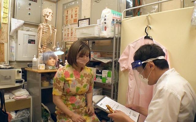 鍼灸院すどう盗撮り下ろし7 美人さんは女性器も美しいのよね/柔すぎる美白マシュマロボディ/グラマー美人さん愛液とろり/幸せ新婚さん子作り妊活施術 サンプル画像 11