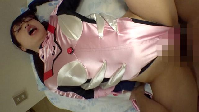 愛しのメガネちゃんに生中出し 清楚でピュアそうなメガネ娘を姑息な手で自宅に連れ込み！チ●ポで手玉にとるつもりがスゴイ淫乱メガネメスで大量中出し！搾り取られました サンプル画像 20