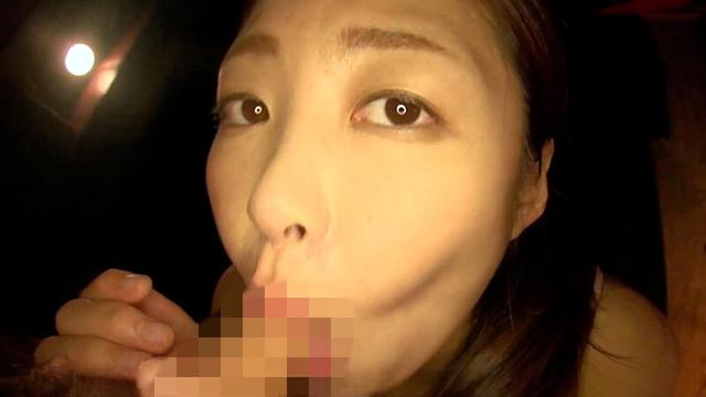 熟乳奥さま生中出し デカ乳首・黒乳首・長乳首・巨乳輪・個性的な乳首を持つエロ乳ドスケベ人妻たちのクセすごニップル女王決定戦！ サンプル画像 13